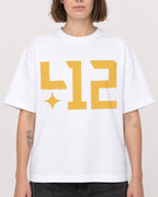 Mockup Boxy Heavyweight Tee White female close-up 18