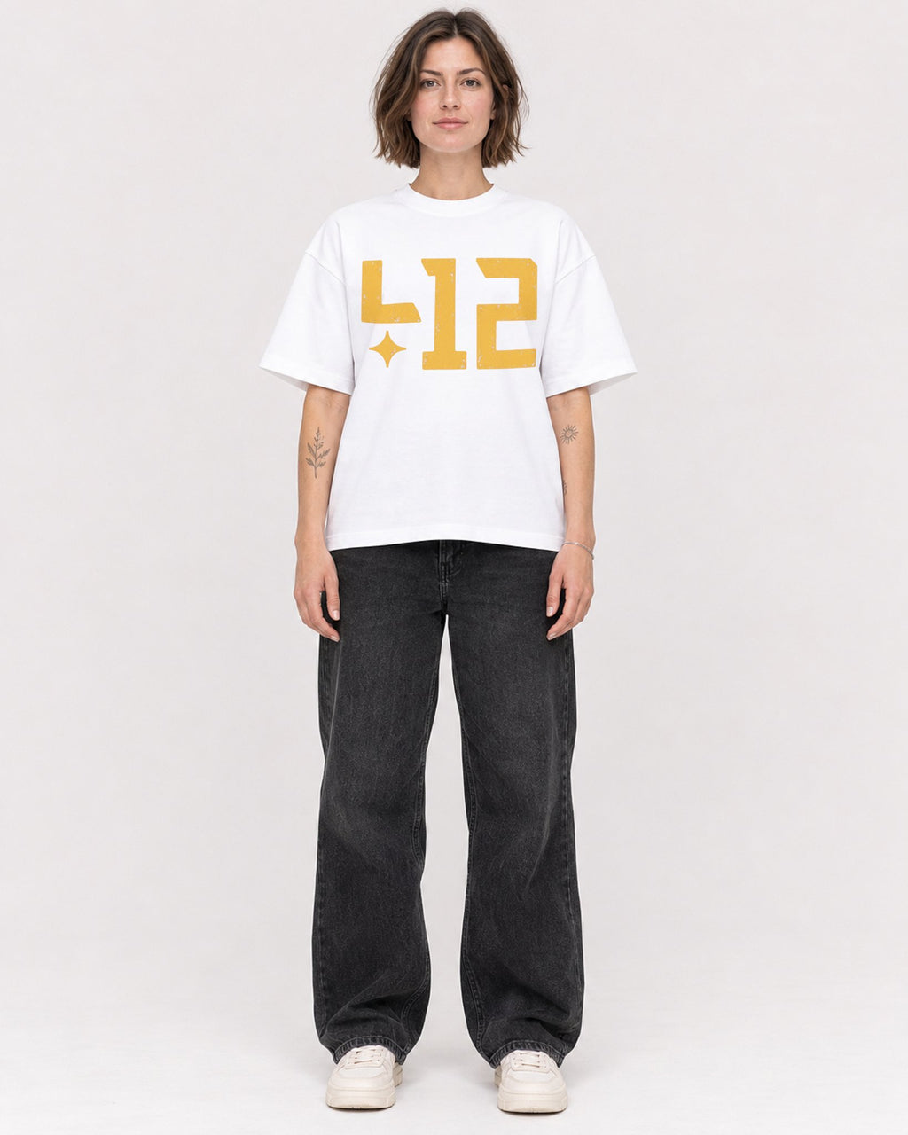 Mockup Boxy Heavyweight Tee White female full-body 18