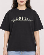 Mockup Boxy Heavyweight Tee Black female close-up 03