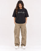 Mockup Boxy Heavyweight Tee Black female full-body 02