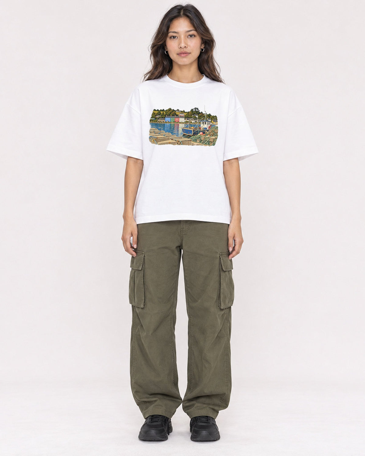 Mockup Boxy Heavyweight Tee White female full-body 02