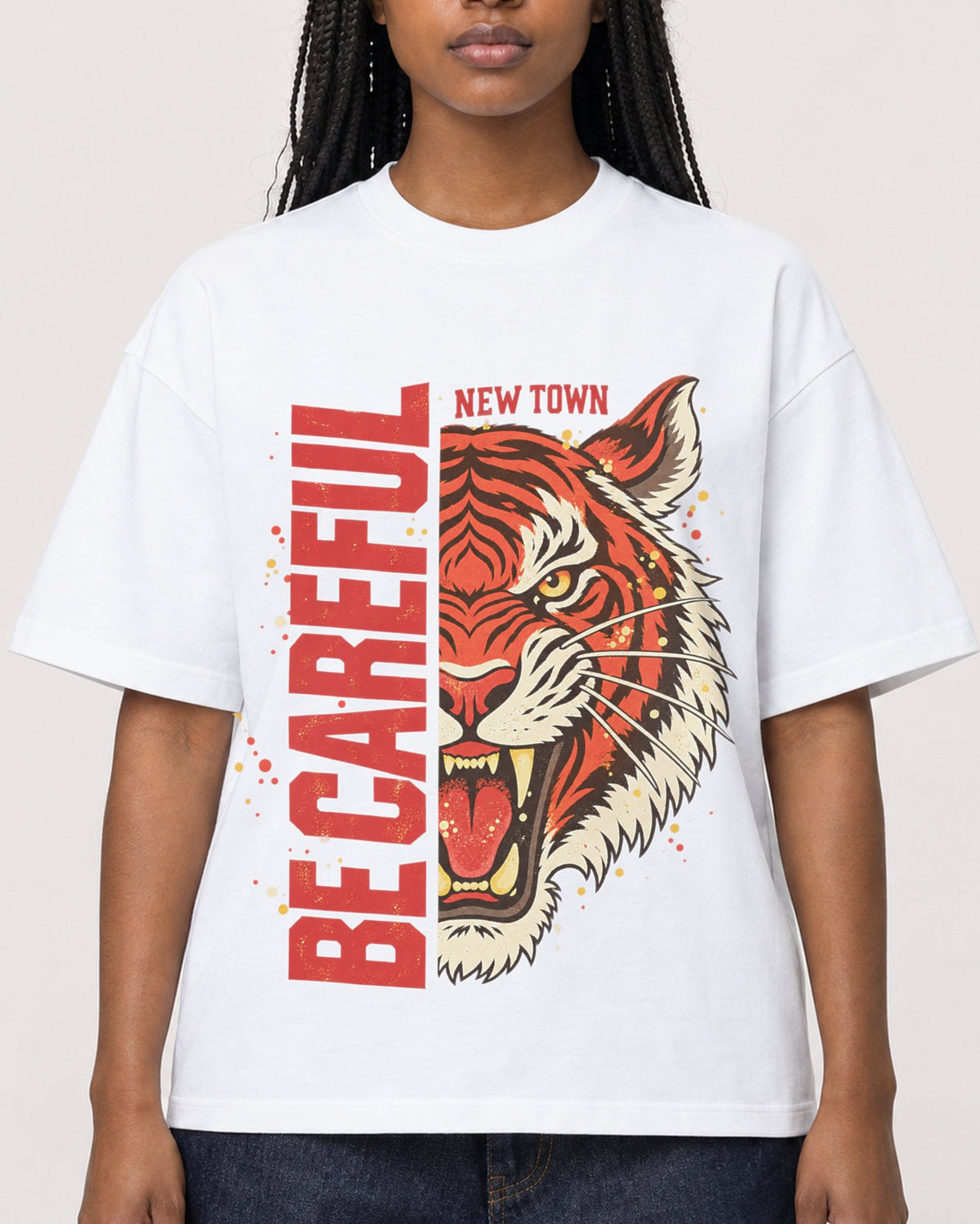 Mockup Boxy Heavyweight Tee White female close-up 04