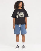 Mockup Boxy Heavyweight Tee Black female full-body 05