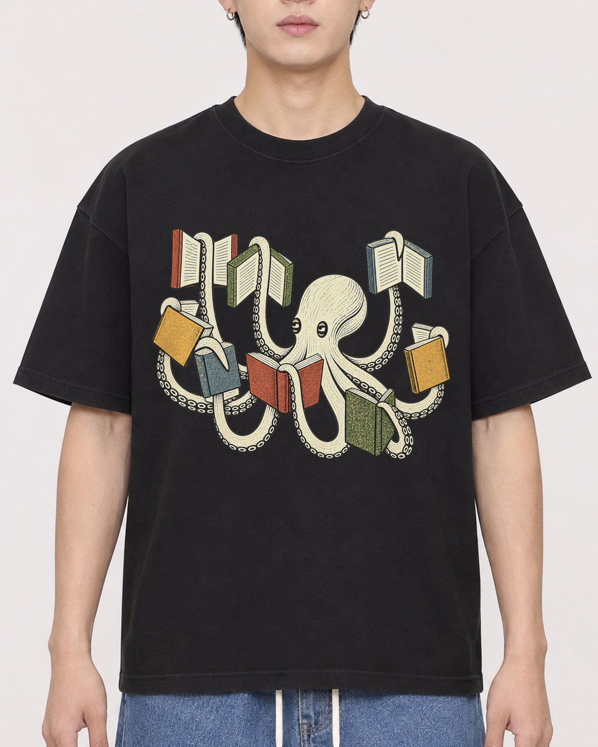 Mockup Boxy Heavyweight Tee Black male close-up 31