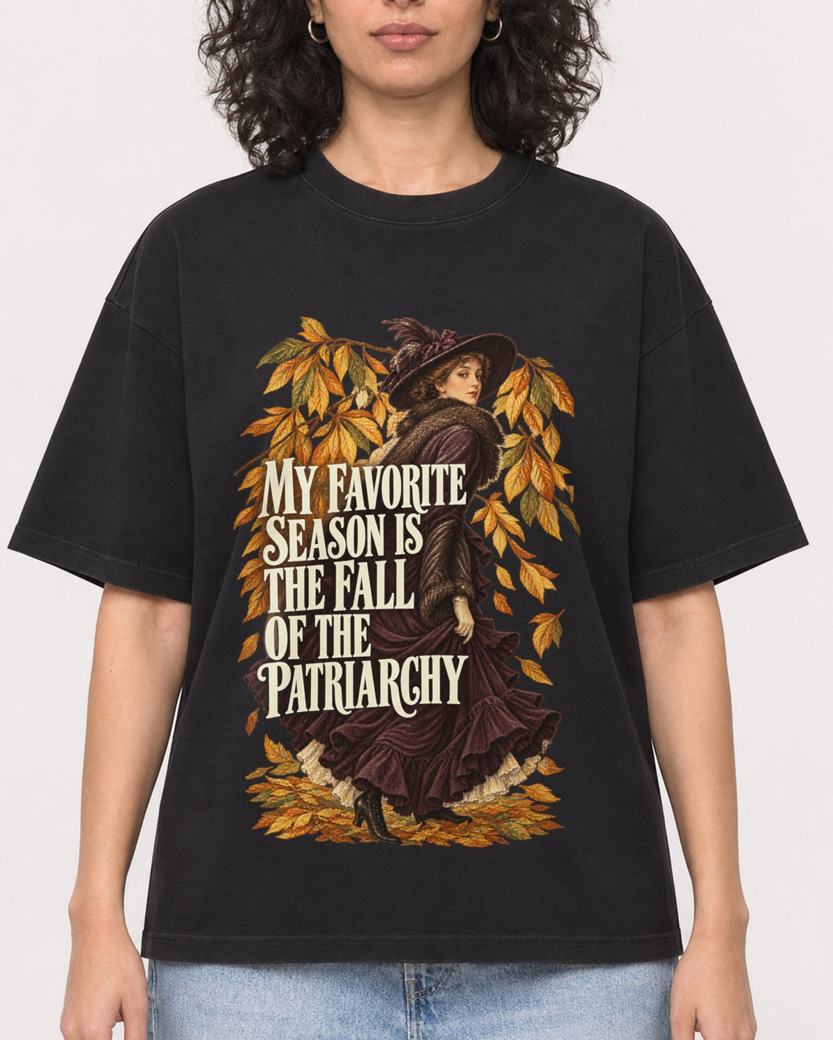 Mockup Boxy Heavyweight Tee Black female close-up 27