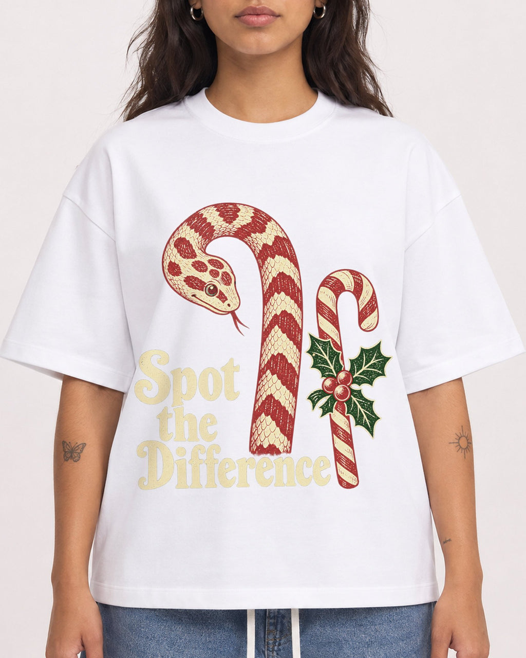 Mockup Boxy Heavyweight Tee White female close-up 06