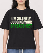Mockup Boxy Heavyweight Tee Black female close-up 13