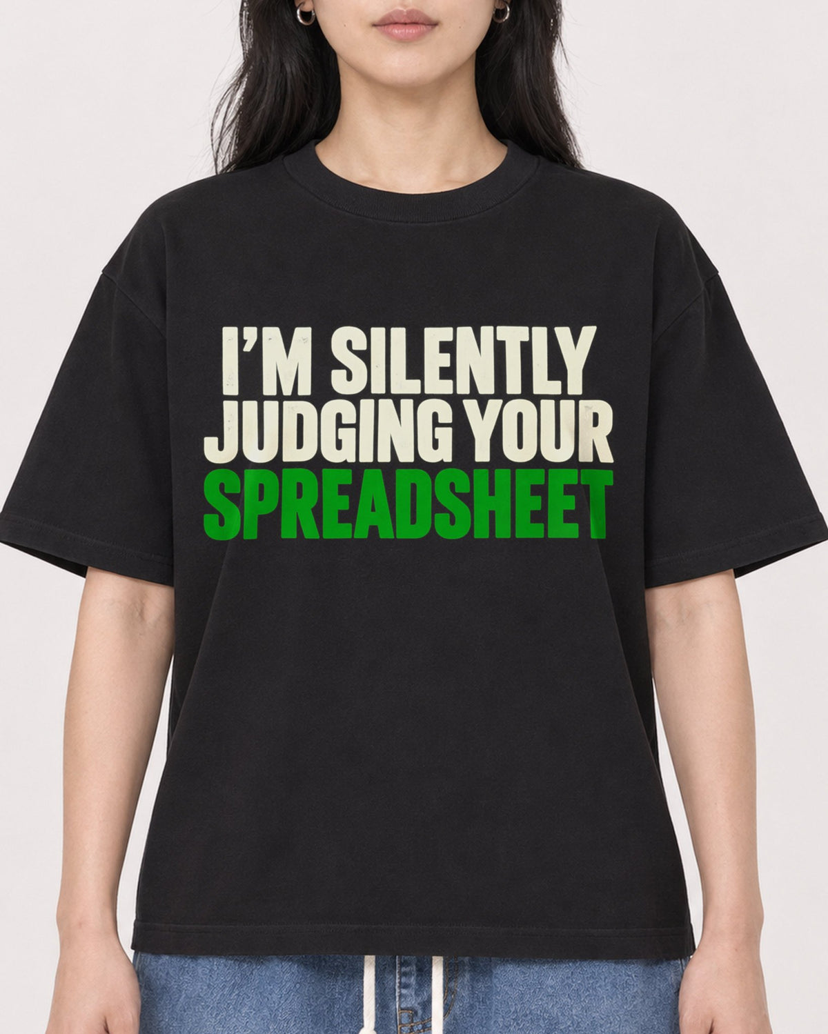 Mockup Boxy Heavyweight Tee Black female close-up 13