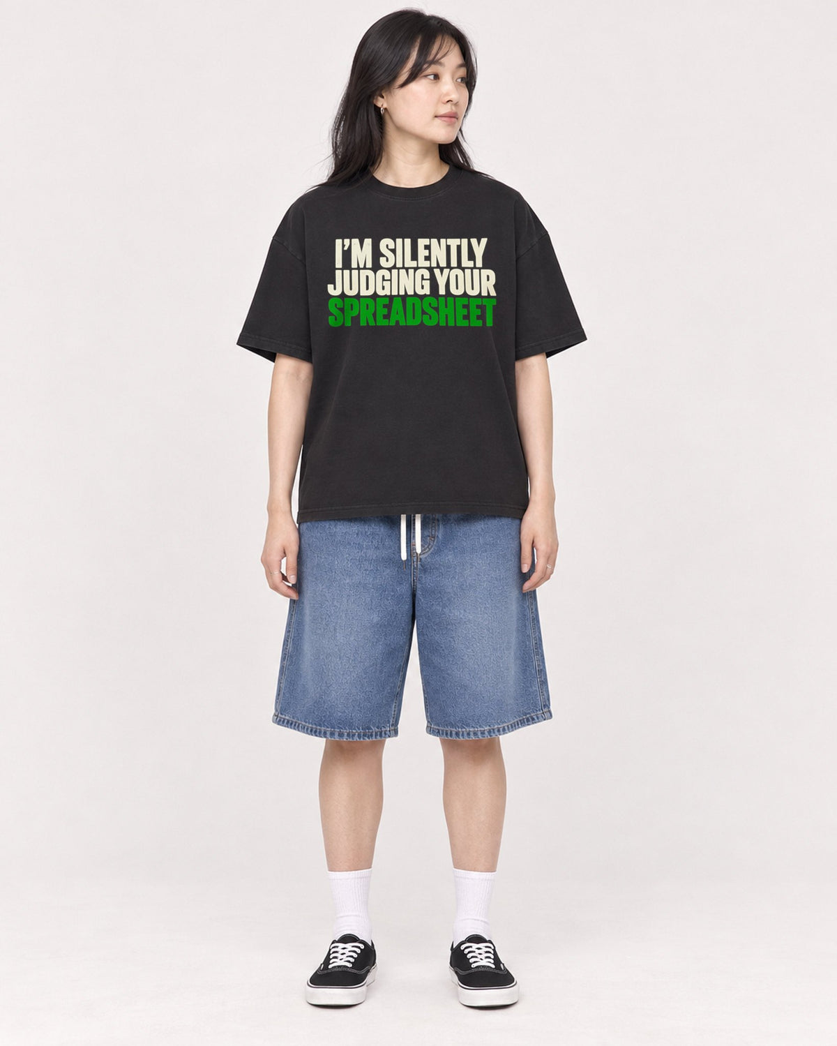 Mockup Boxy Heavyweight Tee Black female full-body 13