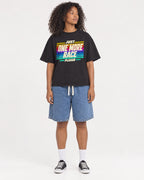 Mockup Boxy Heavyweight Tee Black female full-body 05