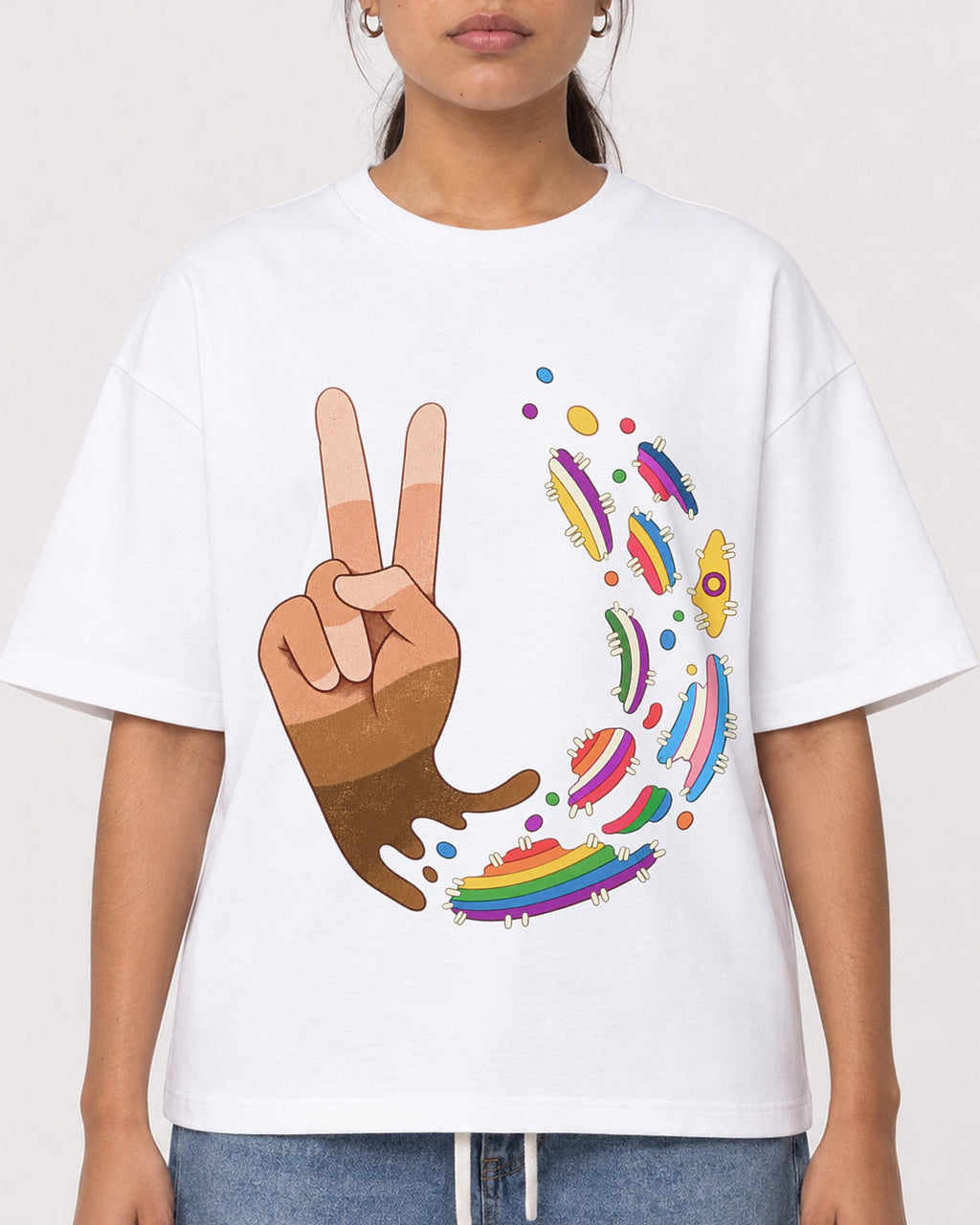Mockup Boxy Heavyweight Tee White female close-up 16
