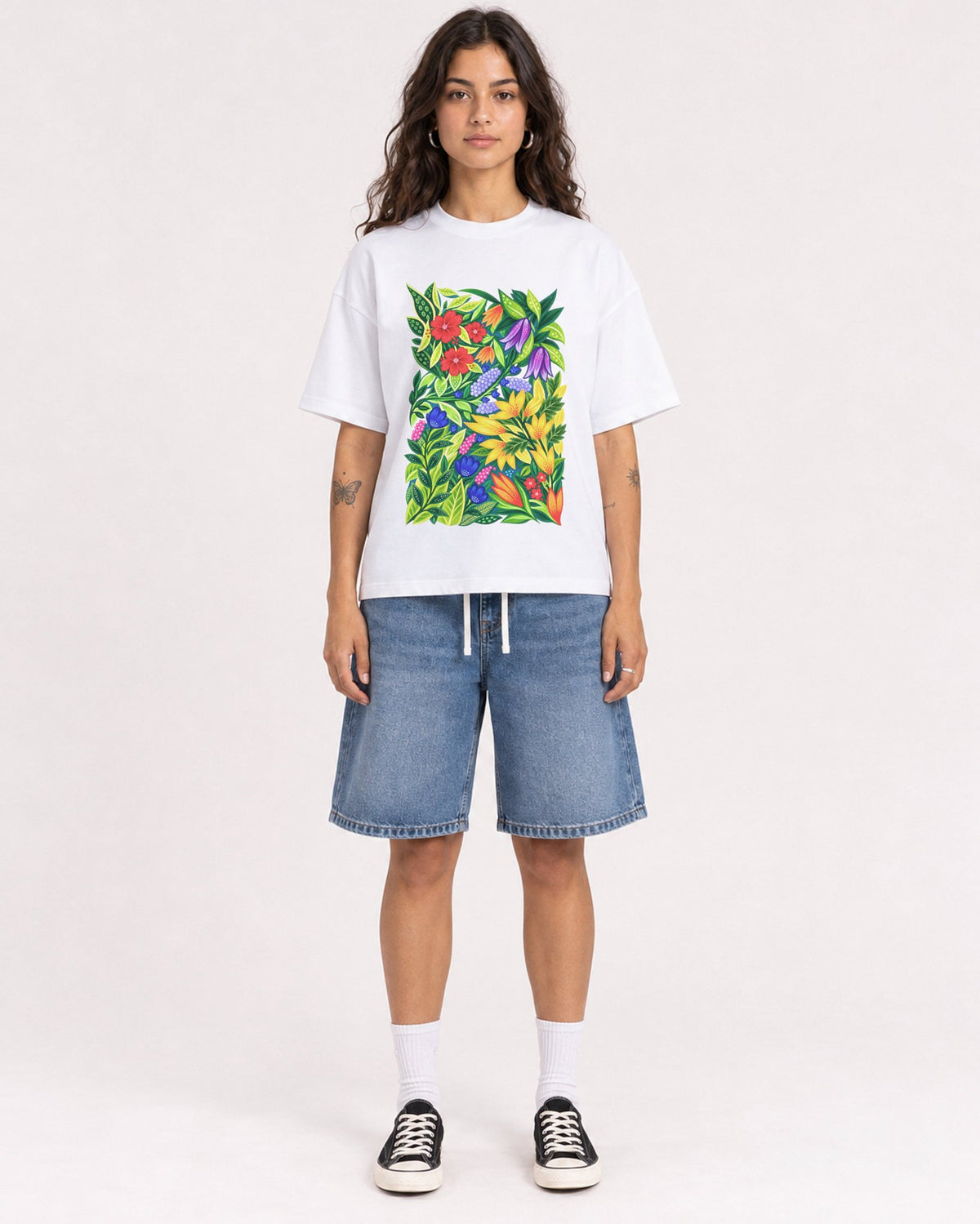 Mockup Boxy Heavyweight Tee White female full-body 06