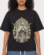 Mockup Boxy Heavyweight Tee Black female close-up 05
