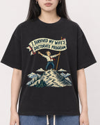 Mockup Boxy Heavyweight Tee Black female close-up 01