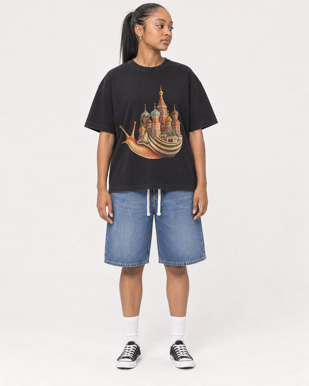 Mockup Boxy Heavyweight Tee Black female full-body 25