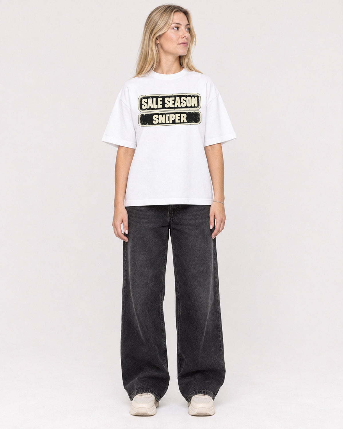 Mockup Boxy Heavyweight Tee White female full-body 08