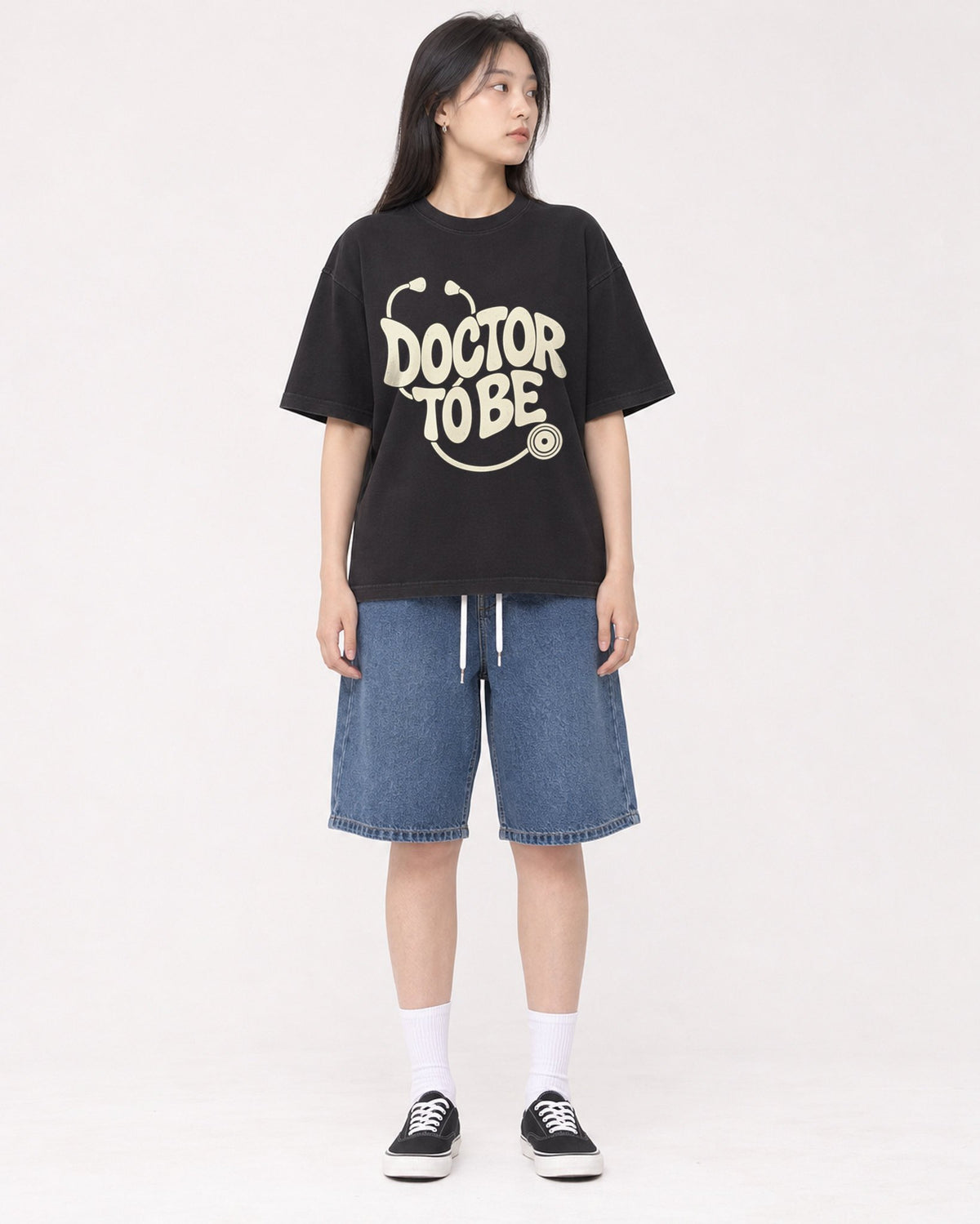 Mockup Boxy Heavyweight Tee Black female full-body 01