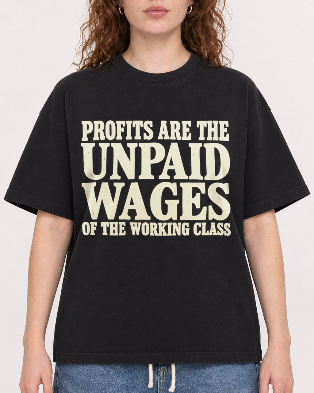 Mockup Boxy Heavyweight Tee Black female close-up 09
