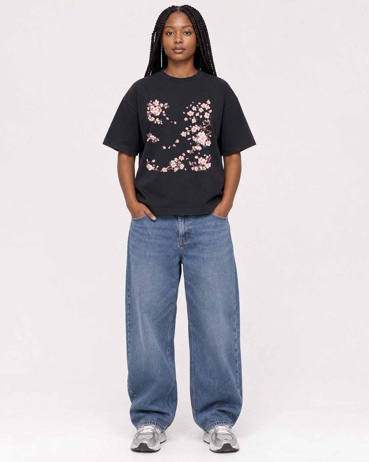 Mockup Boxy Heavyweight Tee Black female full-body 04