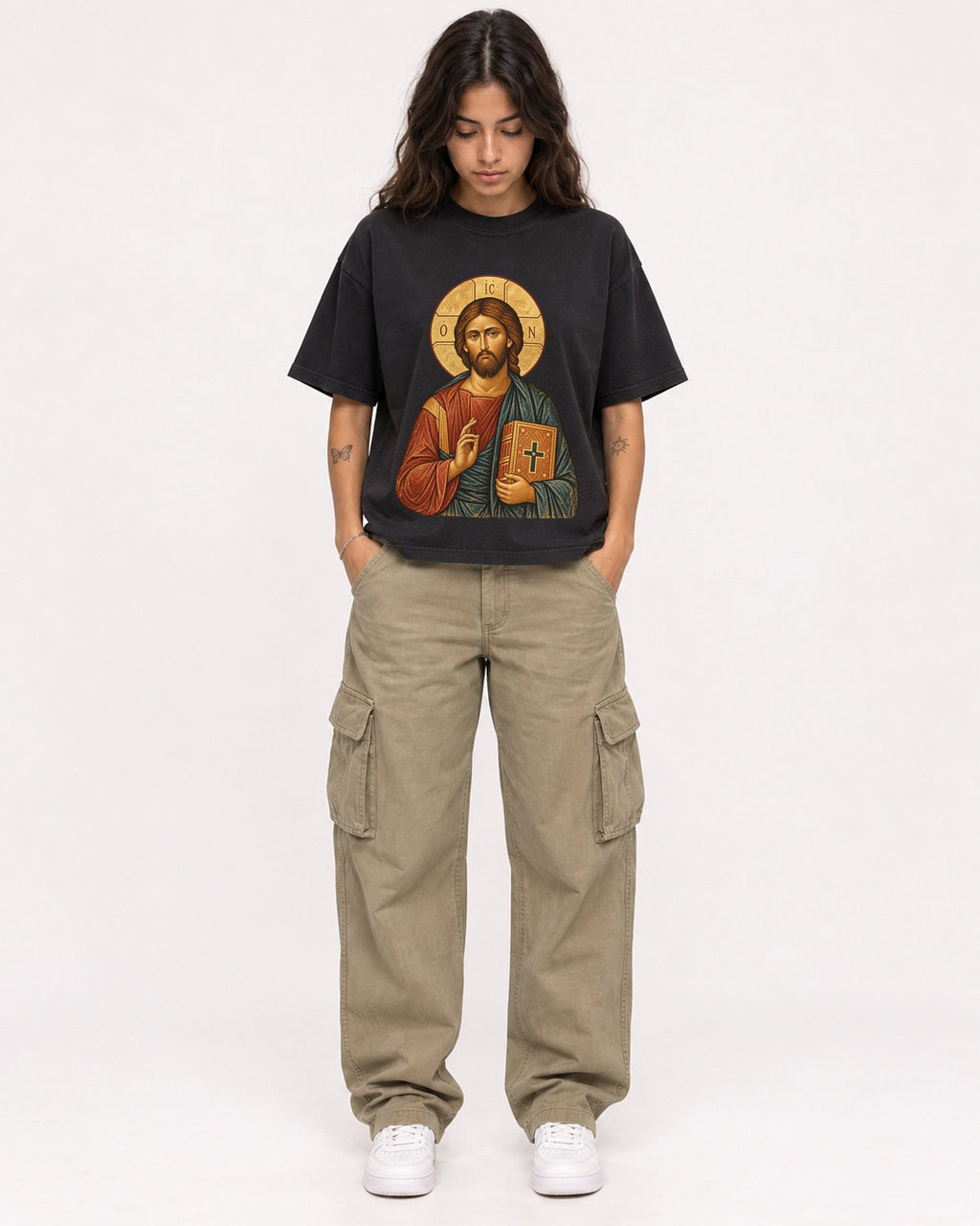 Mockup Boxy Heavyweight Tee Black female full-body 06