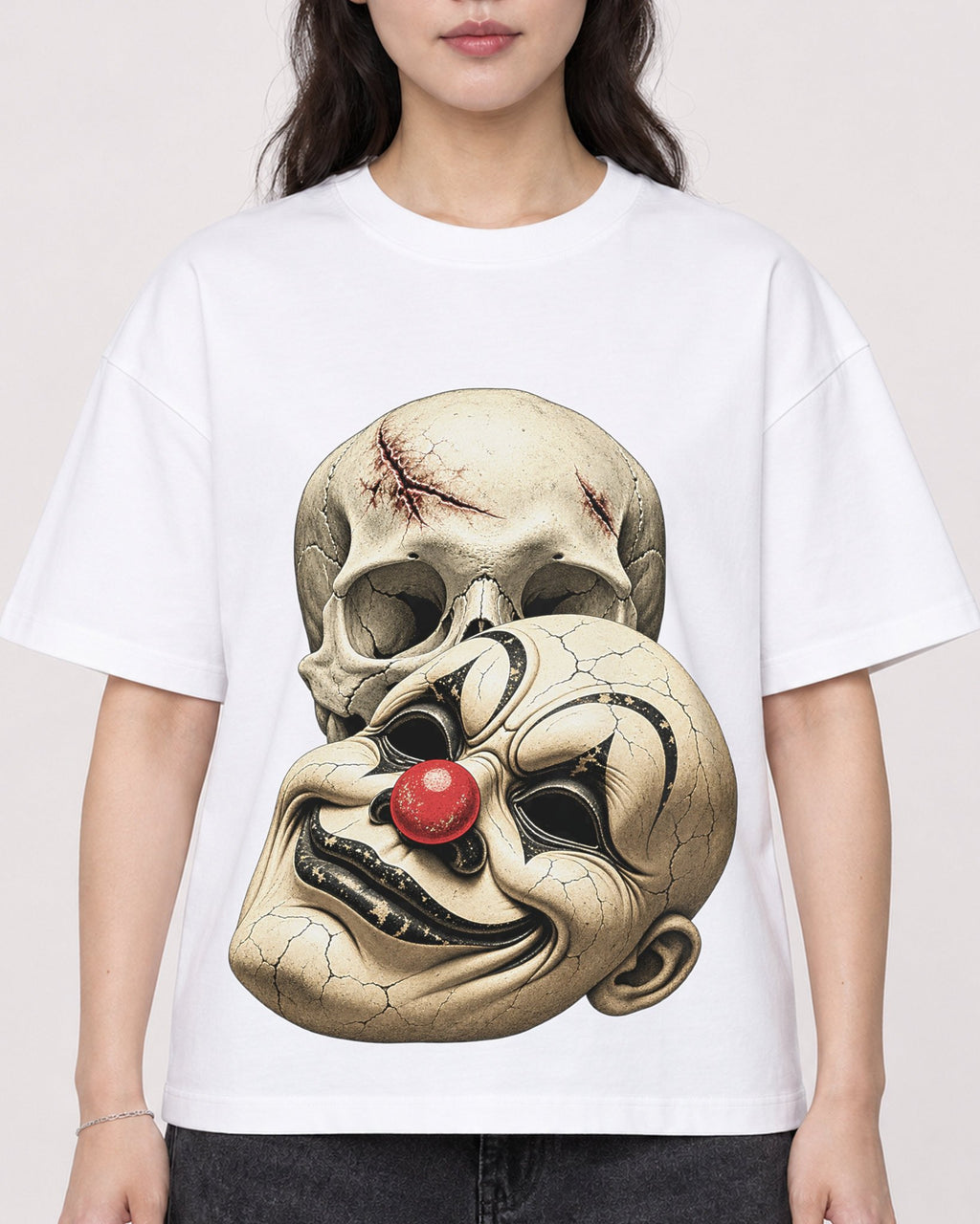 Mockup Boxy Heavyweight Tee White female close-up 03