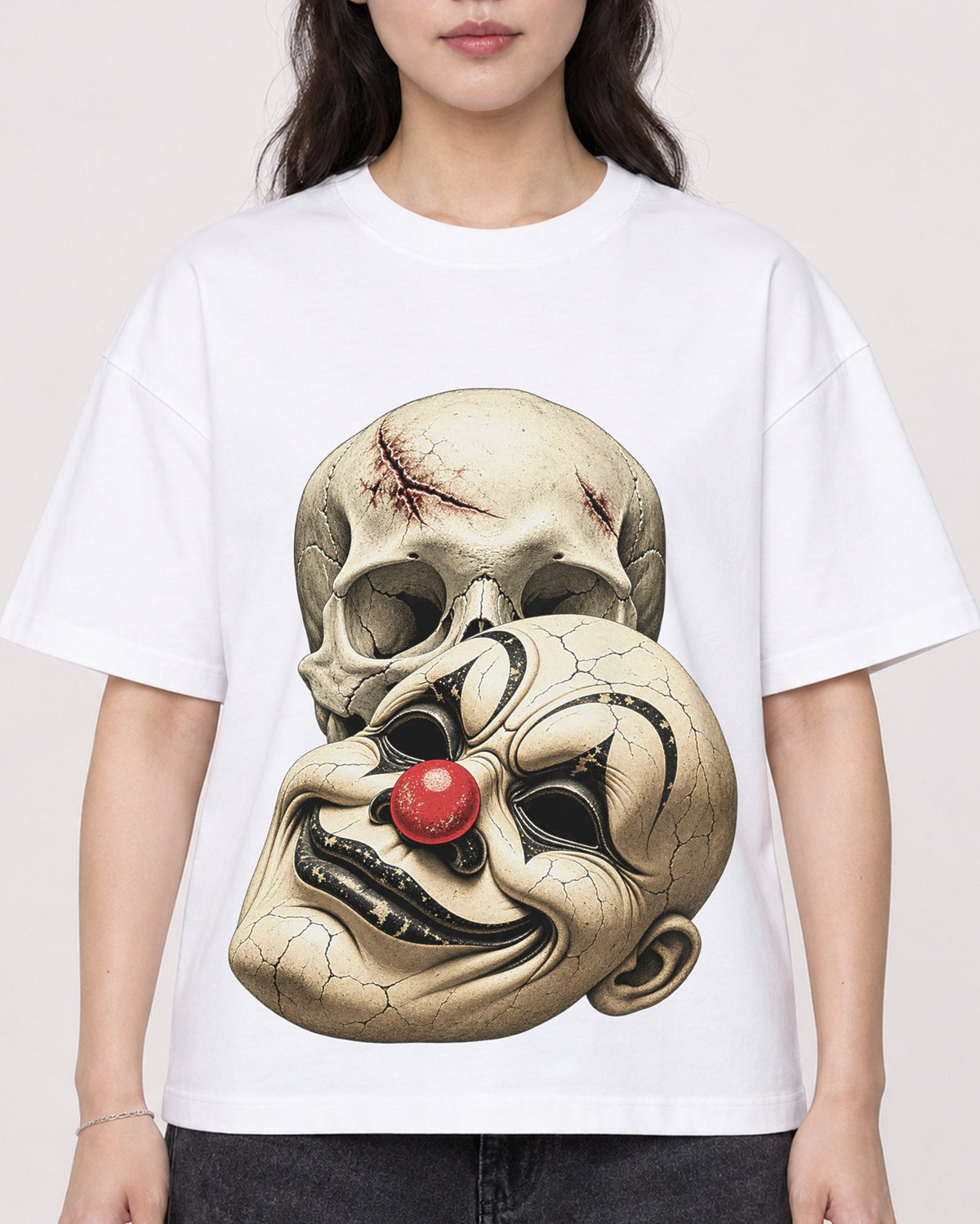 Mockup Boxy Heavyweight Tee White female close-up 03