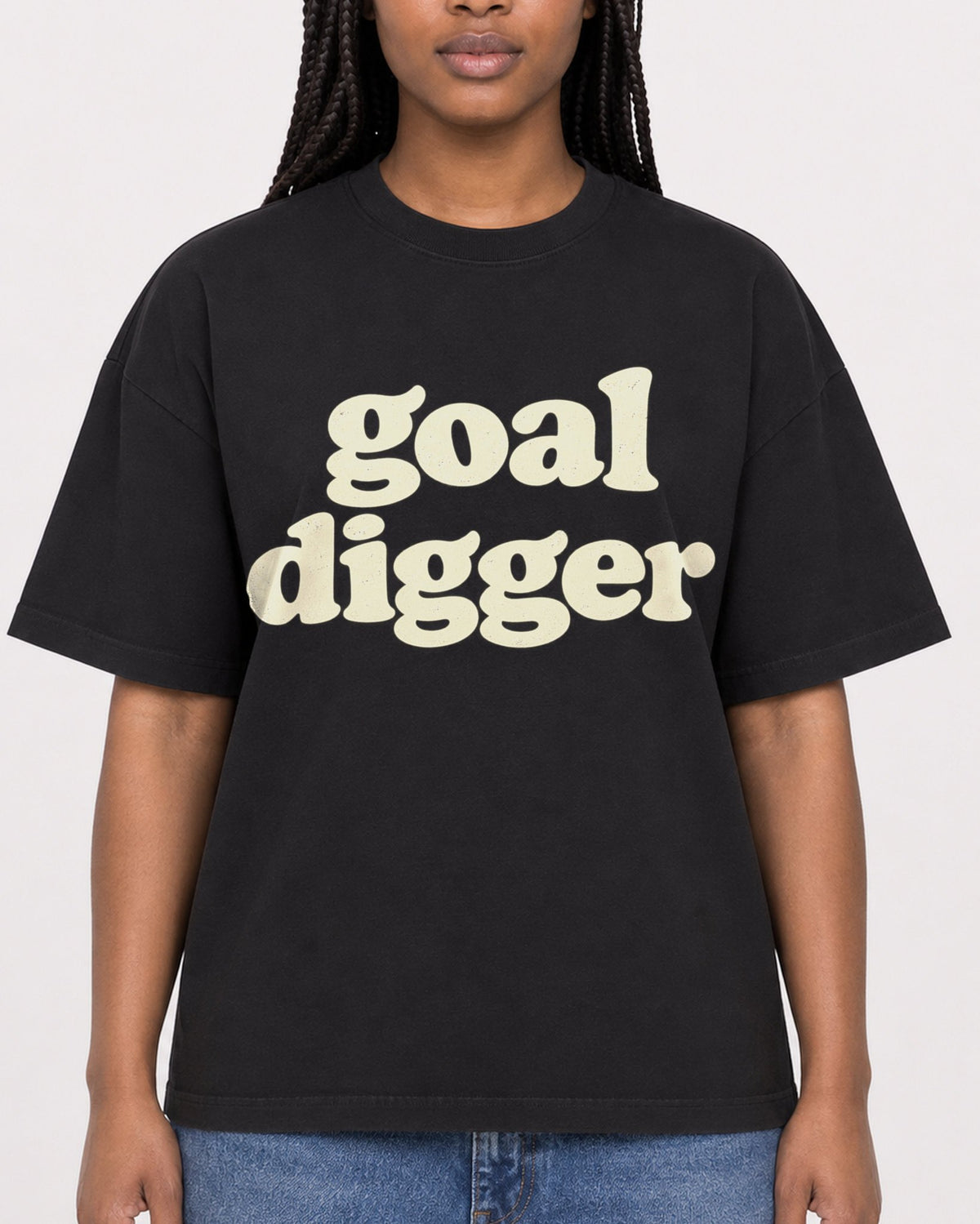 Mockup Boxy Heavyweight Tee Black female close-up 04