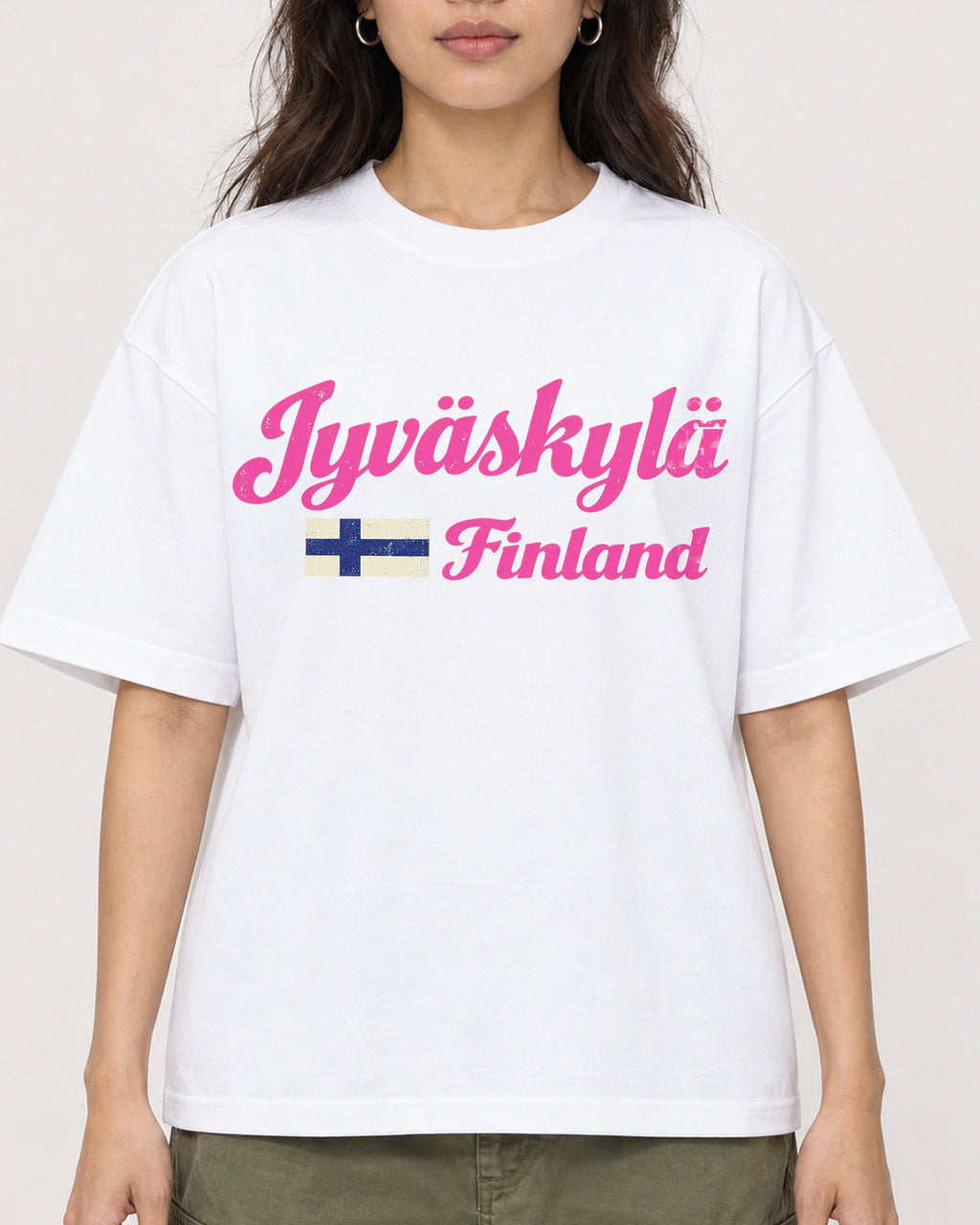 Mockup Boxy Heavyweight Tee White female close-up 02