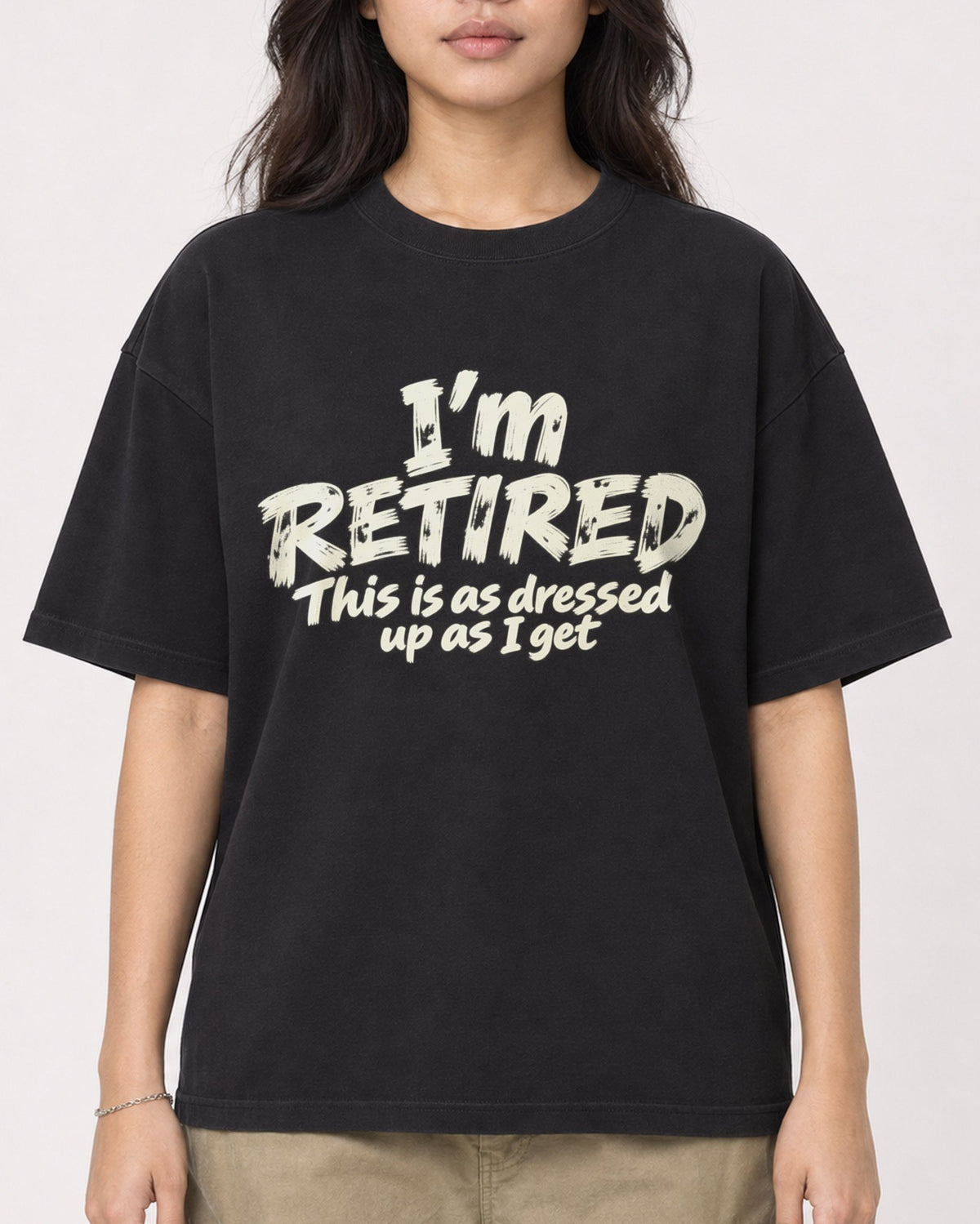 Mockup Boxy Heavyweight Tee Black female close-up 02
