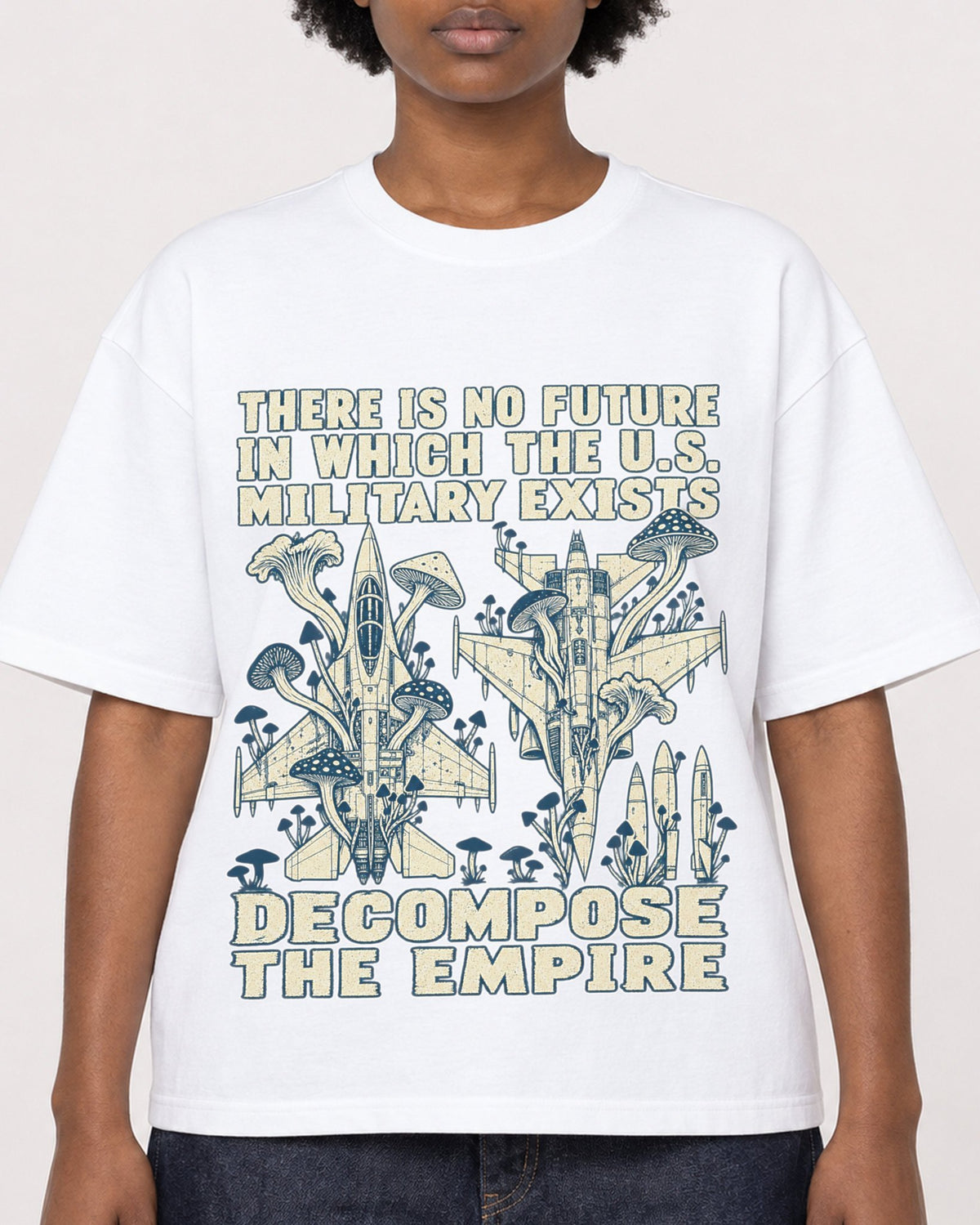 Mockup Boxy Heavyweight Tee White female close-up 14
