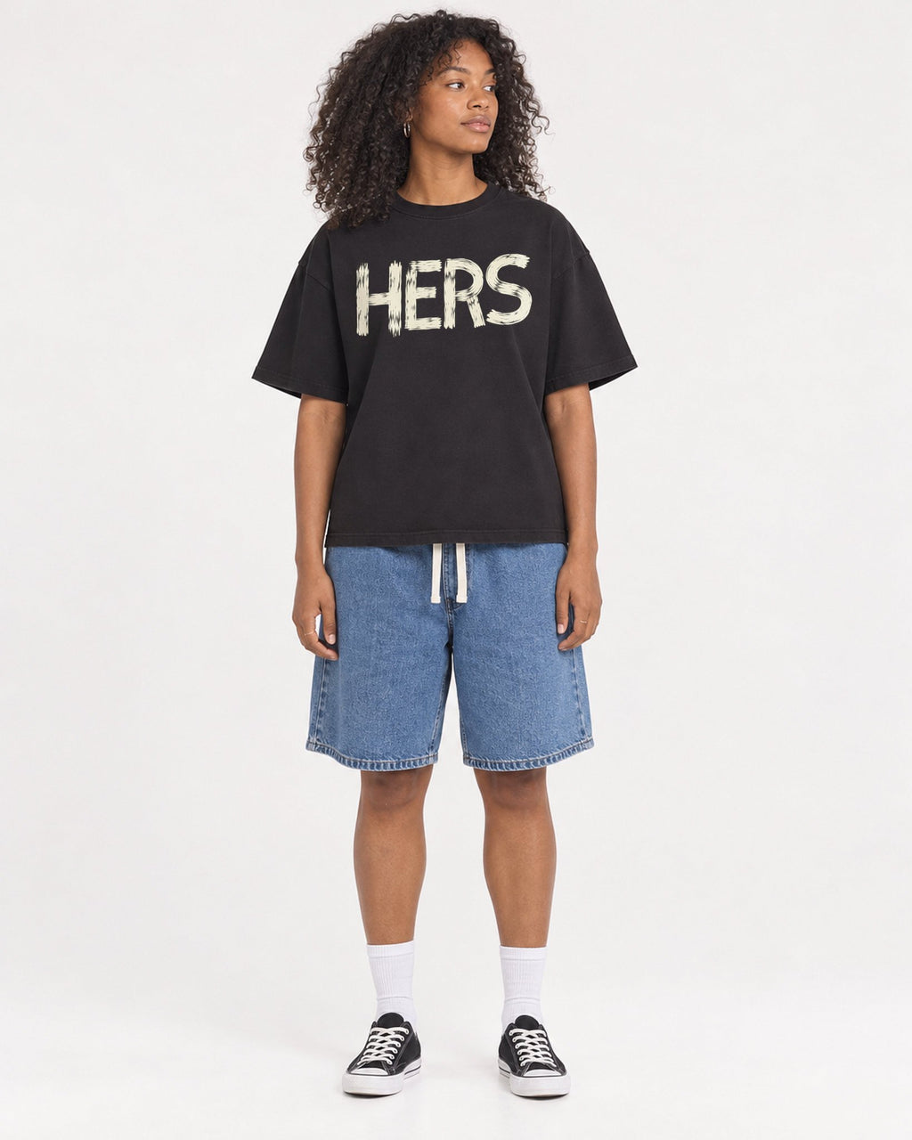 Mockup Boxy Heavyweight Tee Black female full-body 05
