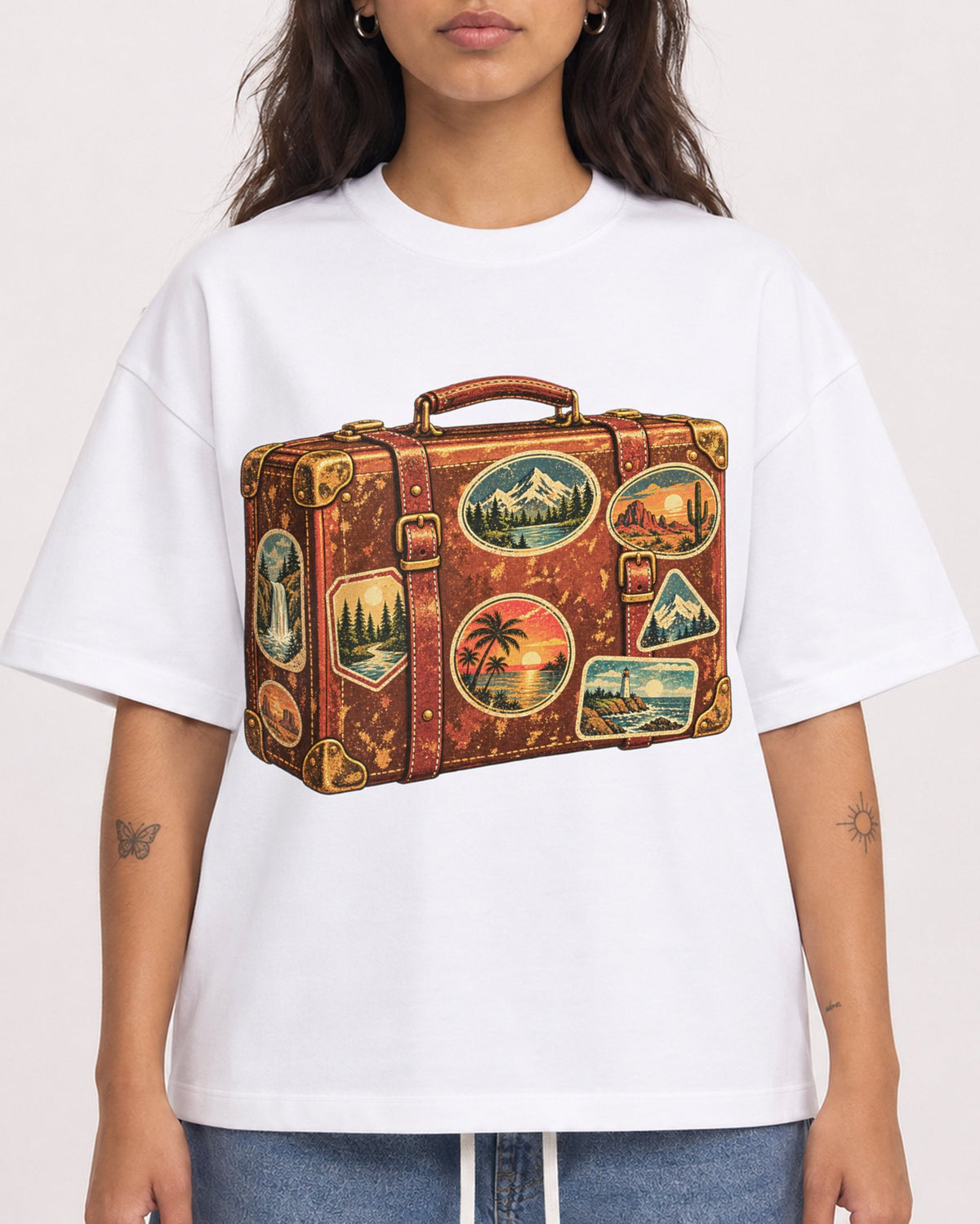 Mockup Boxy Heavyweight Tee White female close-up 06