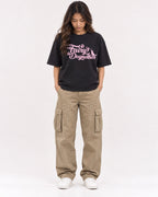 Mockup Boxy Heavyweight Tee Black female full-body 02