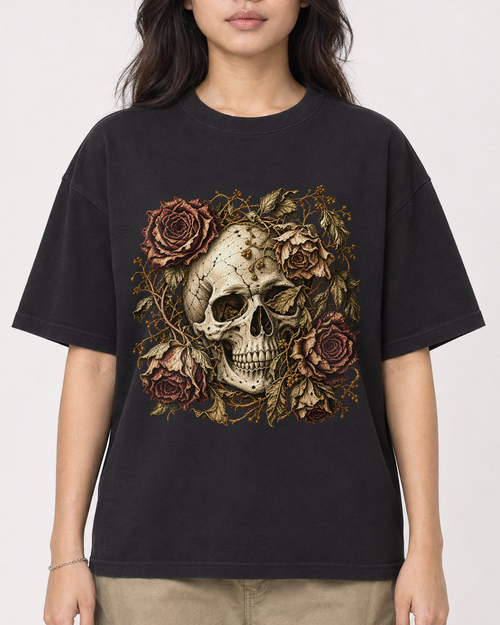 Mockup Boxy Heavyweight Tee Black female close-up 02