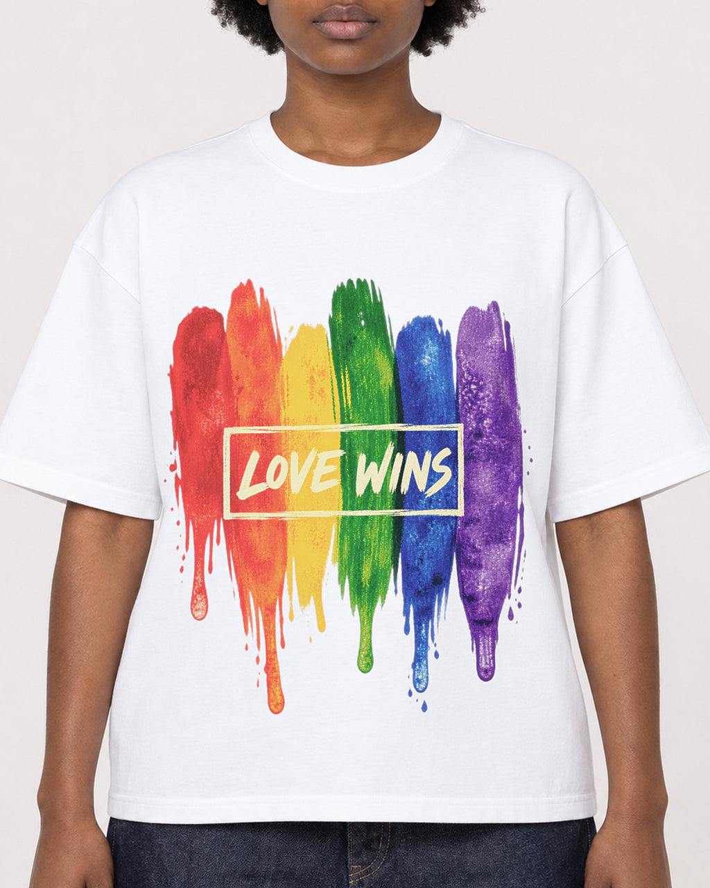 Mockup Boxy Heavyweight Tee White female close-up 14