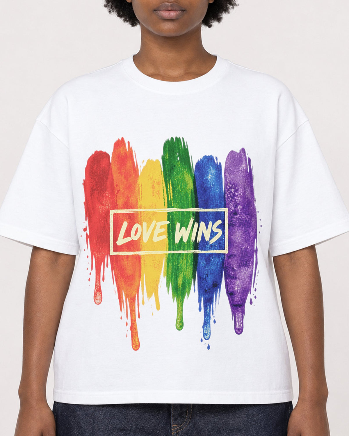 Mockup Boxy Heavyweight Tee White female close-up 14