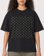 Mockup Boxy Heavyweight Tee Black female close-up 10