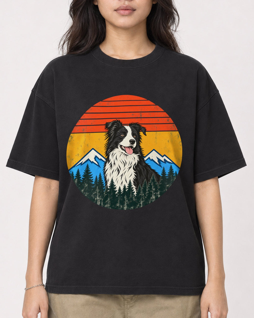 Mockup Boxy Heavyweight Tee Black female close-up 02