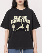 Mockup Boxy Heavyweight Tee Black female close-up 01