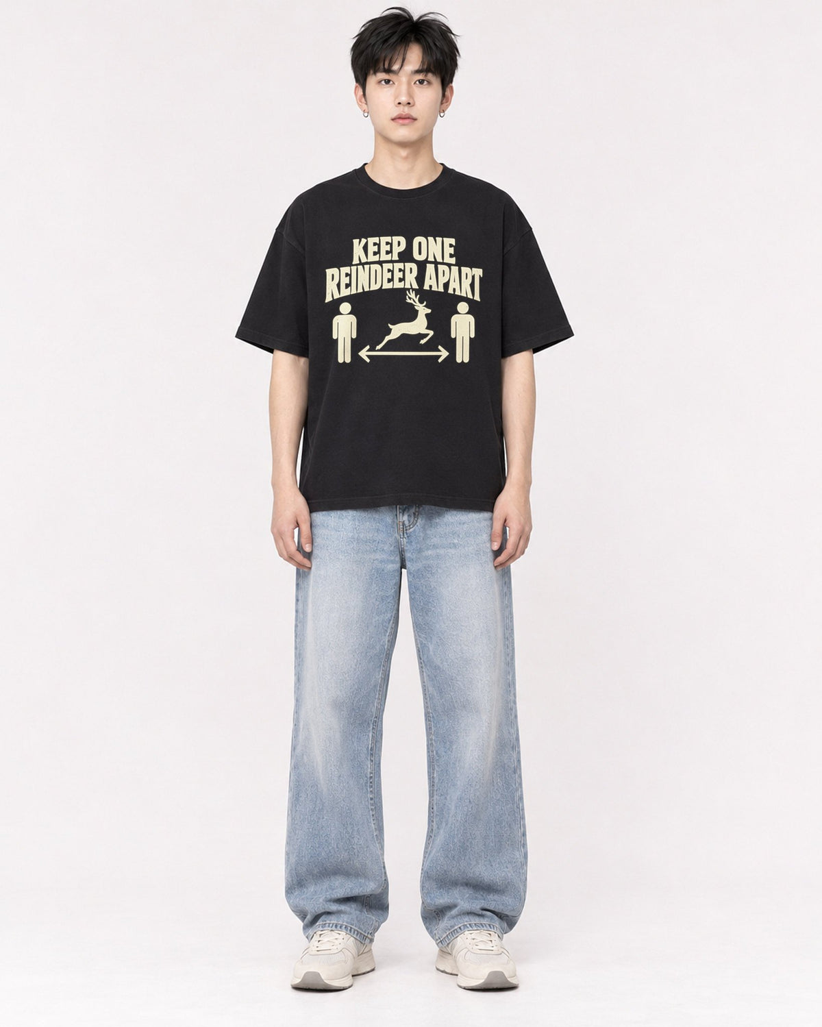 Mockup Boxy Heavyweight Tee Black male full-body 01