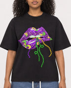 Mockup Boxy Heavyweight Tee Black female close-up 05