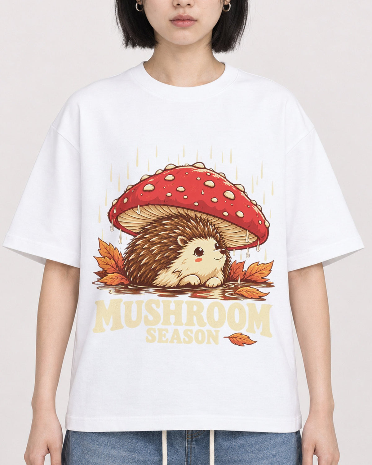 Mockup Boxy Heavyweight Tee White female close-up 11
