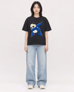 Mockup Boxy Heavyweight Tee Black female full-body 31