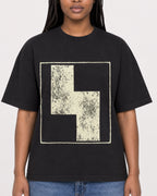 Mockup Boxy Heavyweight Tee Black female close-up 04