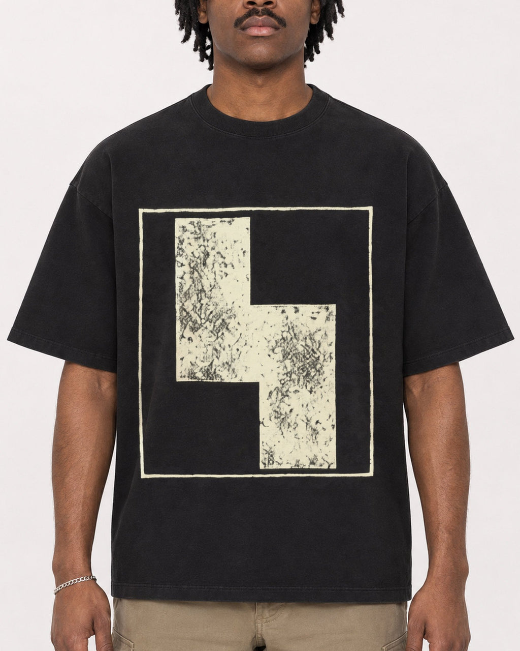 Mockup Boxy Heavyweight Tee Black male close-up 04