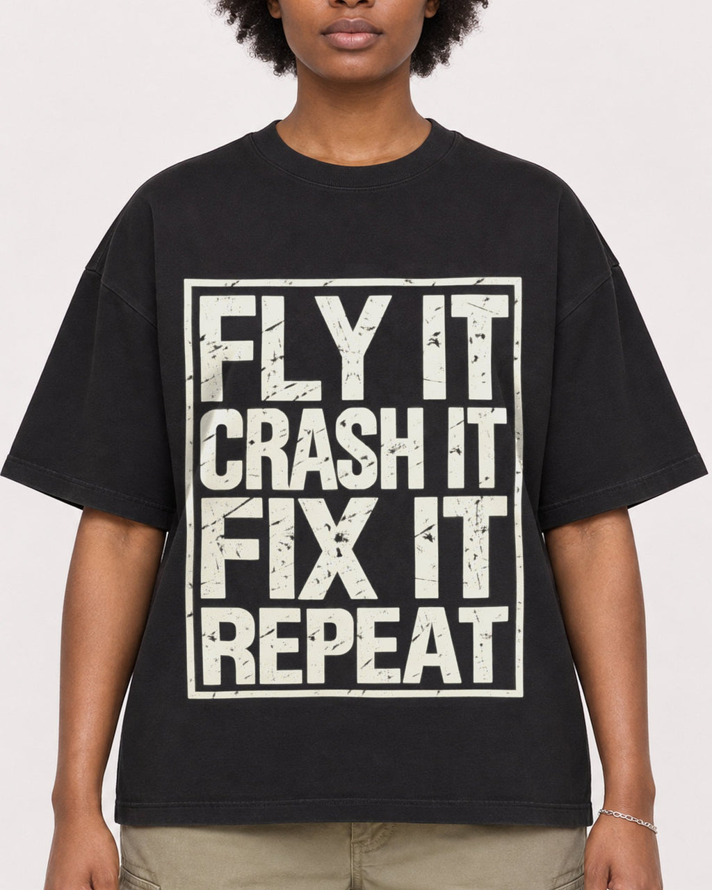 Mockup Boxy Heavyweight Tee Black female close-up 14