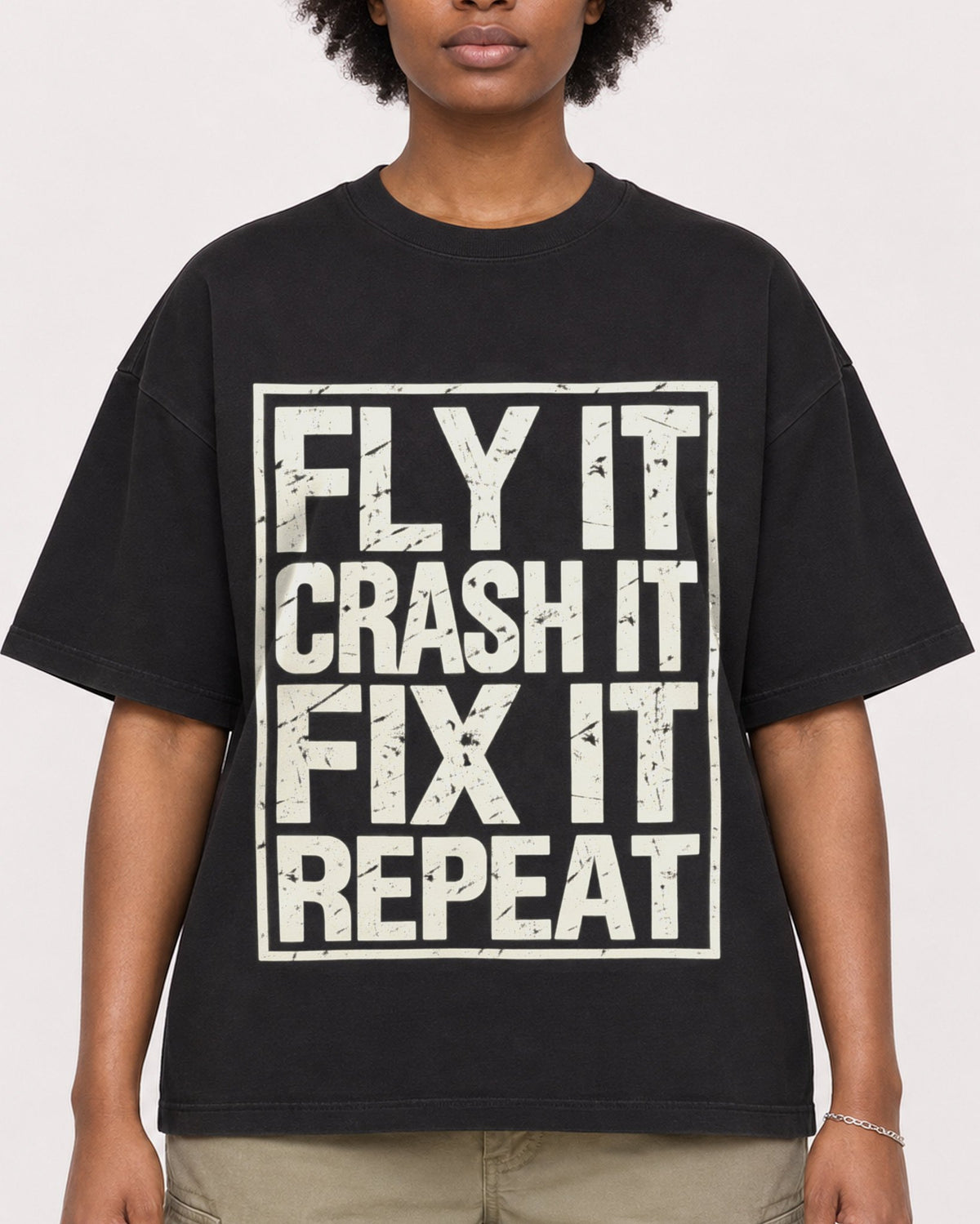 Mockup Boxy Heavyweight Tee Black female close-up 14