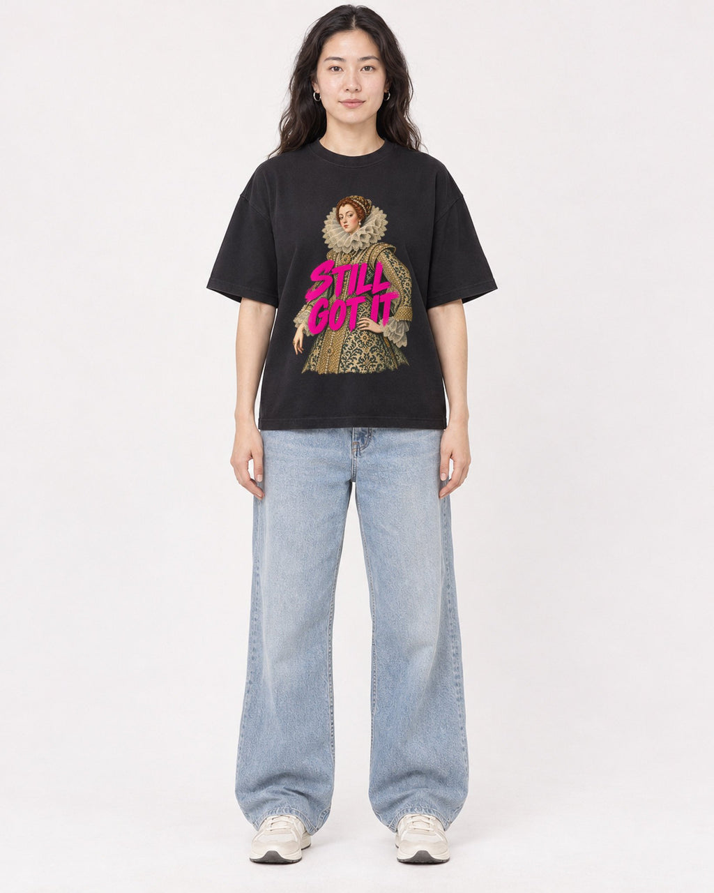 Mockup Boxy Heavyweight Tee Black female full-body 03