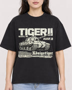 Mockup Boxy Heavyweight Tee Black female close-up 03