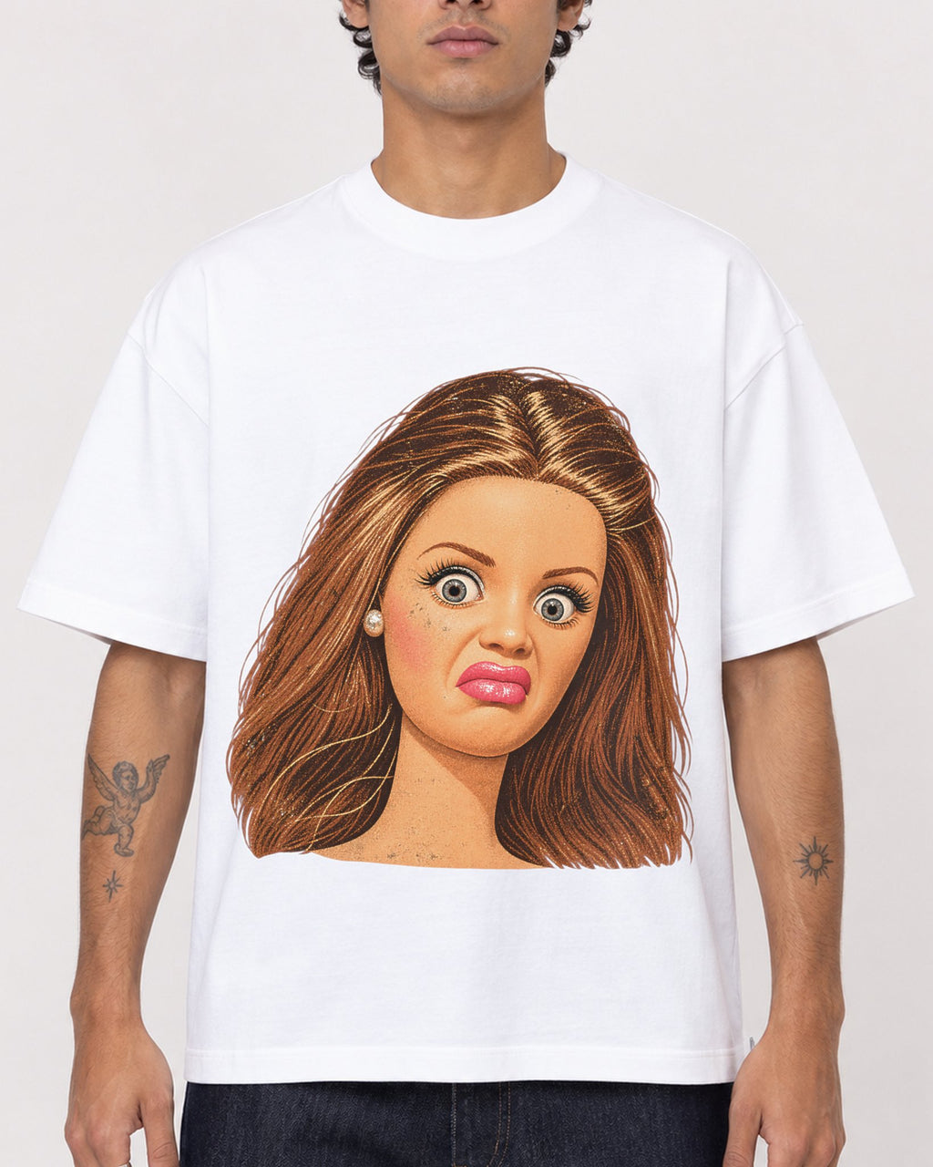 Mockup Boxy Heavyweight Tee White male close-up 06